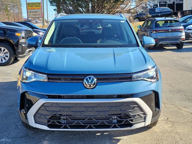 Certified 2025 Volkswagen Taos SE image 2