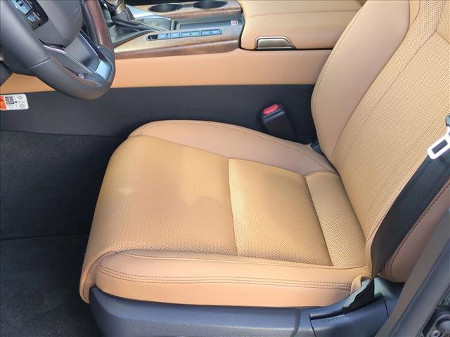 New 2026 Lexus LX 600 4WD w/ Luxury Package image 4