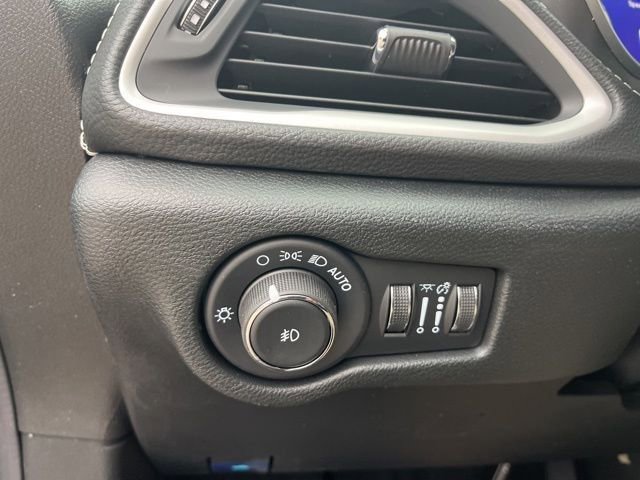 New 2026 Chrysler Pacifica Select image 15