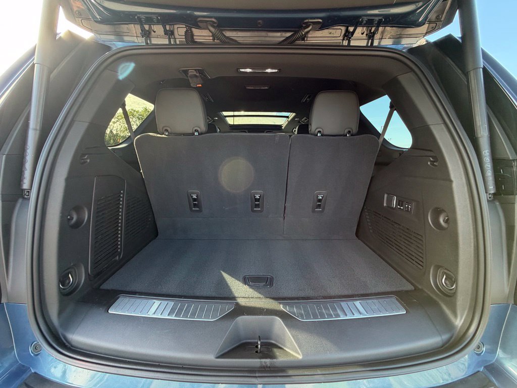Used 2026 GMC Yukon Denali w/ Sun & Power Step Package AWD/4WD image 20