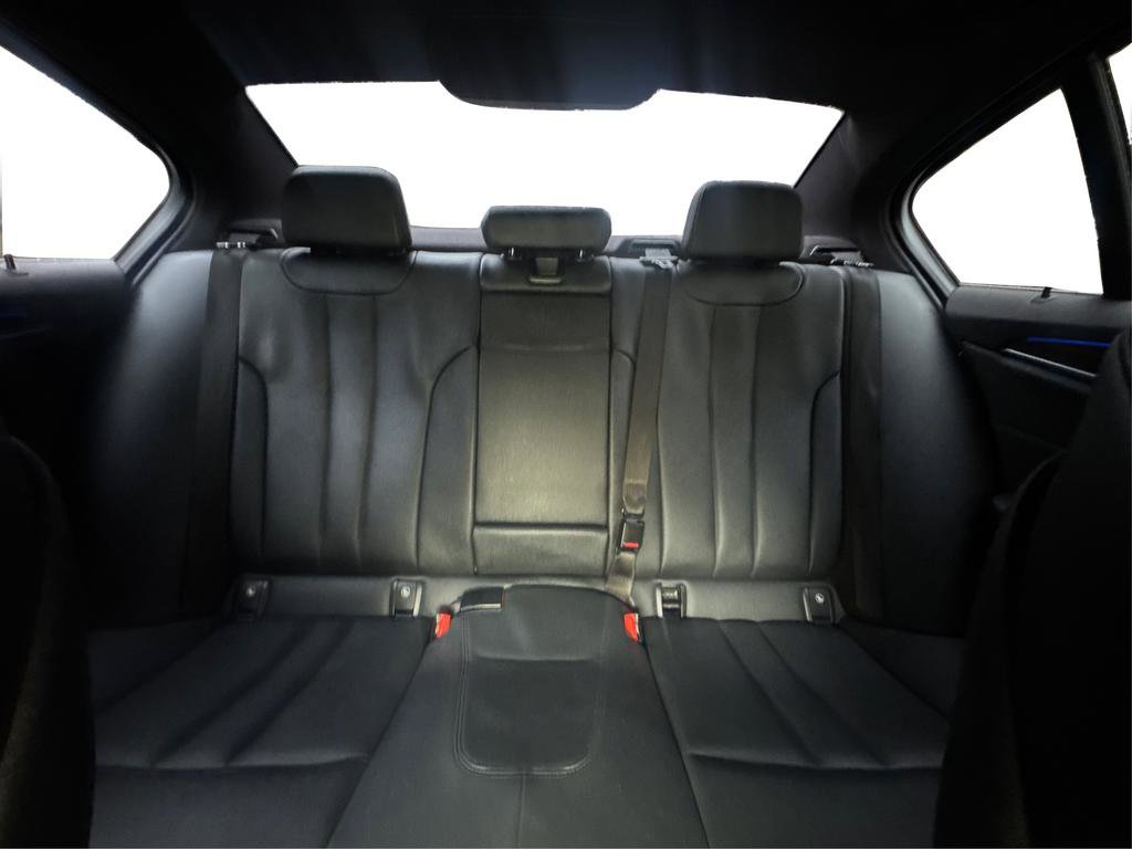 Used 2019 BMW 530e image 13