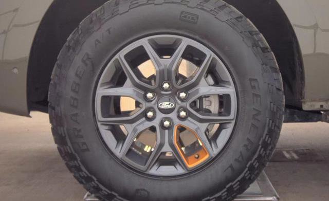 Used 2025 Ford Expedition Tremor AWD/4WD image 4