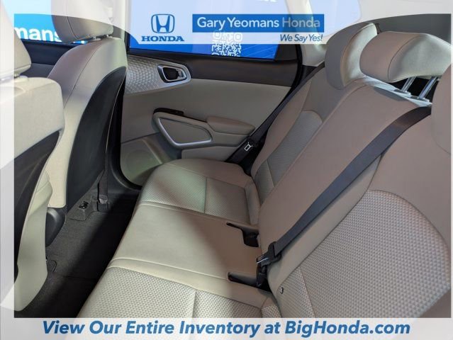 Used 2025 Kia Soul LX w/ LX Technology Package image 18
