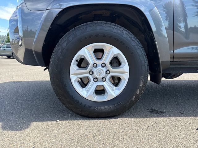 Used 2023 Toyota 4Runner SR5 Premium w/ Moonroof Package AWD/4WD image 32