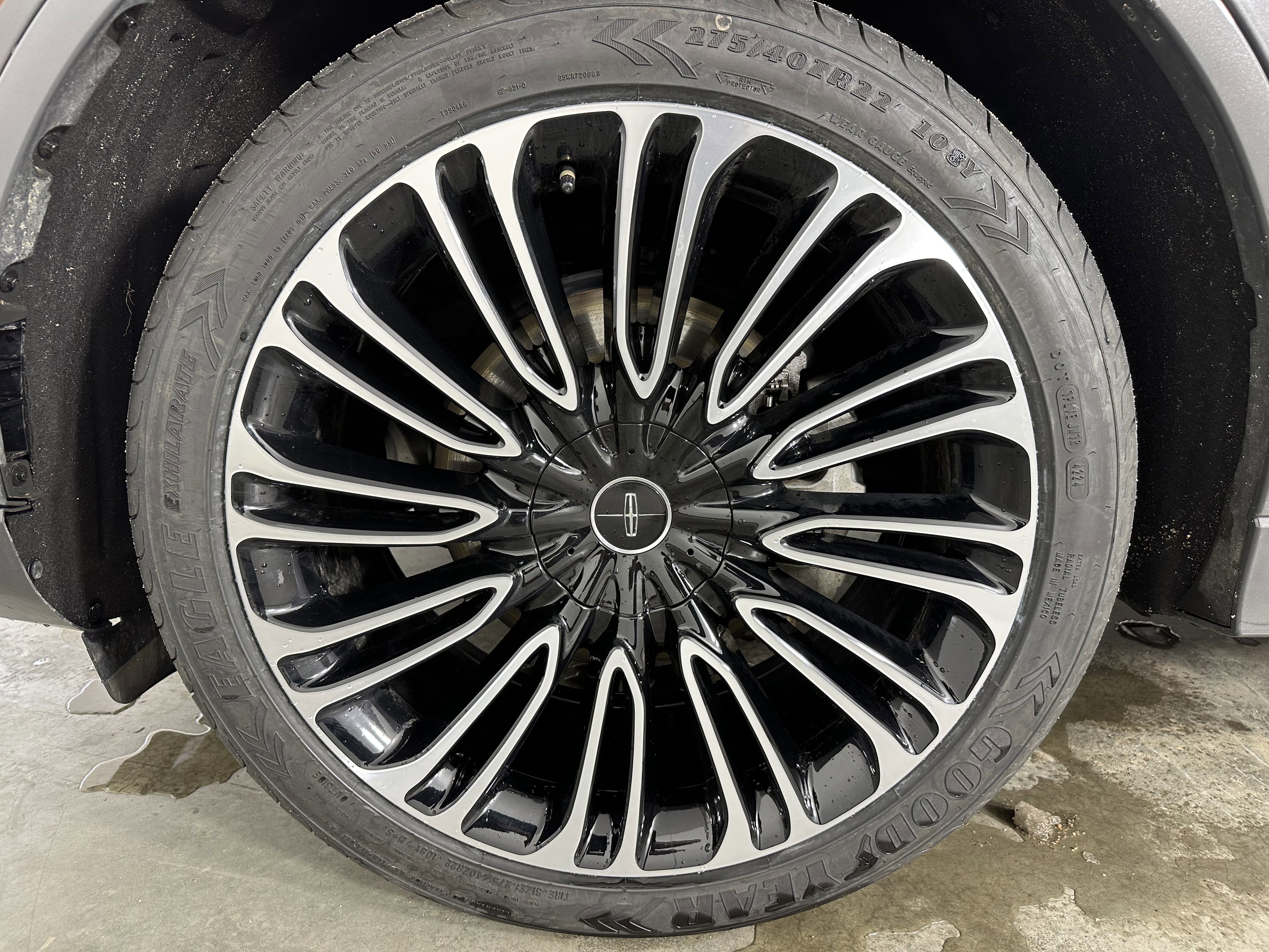 Used 2024 Lincoln Aviator Black Label w/ Dynamic Handling Package image 32