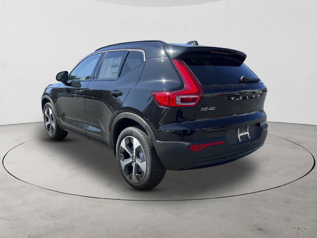 New 2026 Volvo XC40 B5 Plus w/ Climate Package AWD/4WD image 3