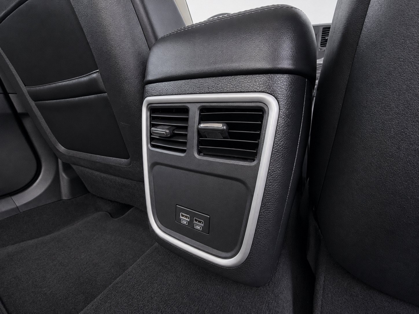 Used 2021 Chrysler 300 Touring L AWD/4WD image 38