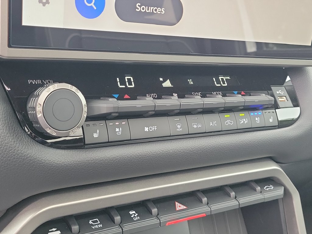 New 2026 Toyota Tundra Limited AWD/4WD image 16