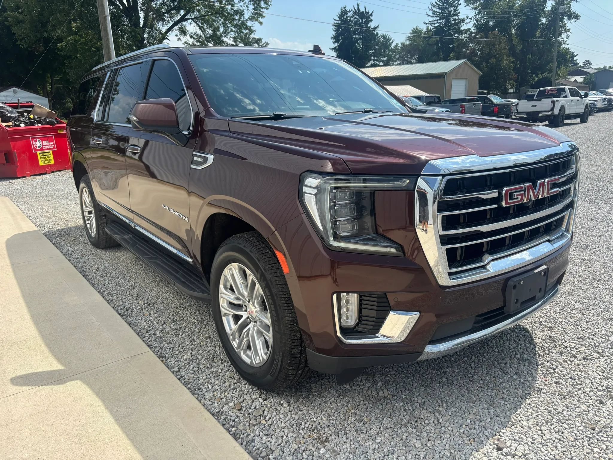 Used 2022 GMC Yukon XL SLT w/ SLT Premium Package AWD/4WD image 12