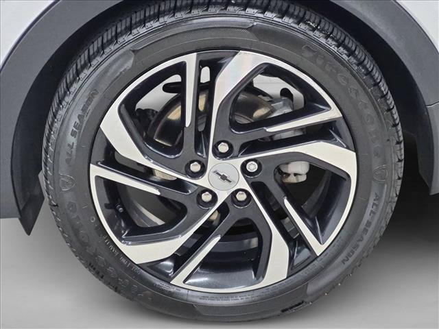 Certified 2023 Chevrolet Bolt LT w/ Infotainment Package FWD image 22