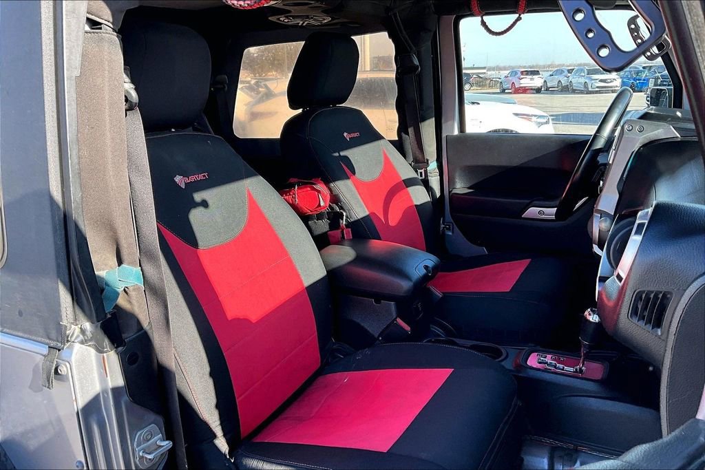 Used 2013 Jeep Wrangler Rubicon w/ PWR Convenience Group image 10