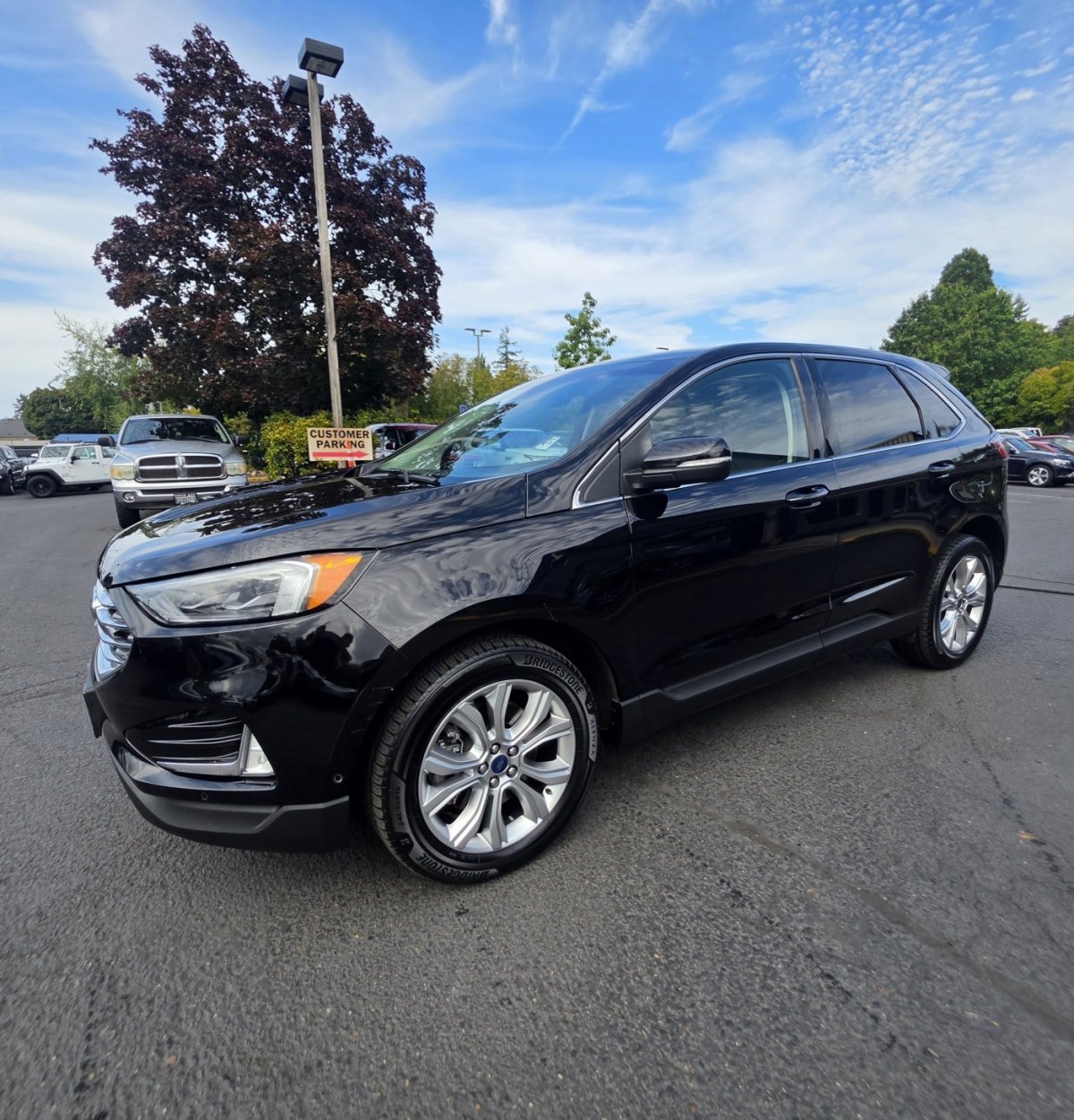 Used 2020 Ford Edge Titanium w/ Equipment Group 301A AWD/4WD image 2