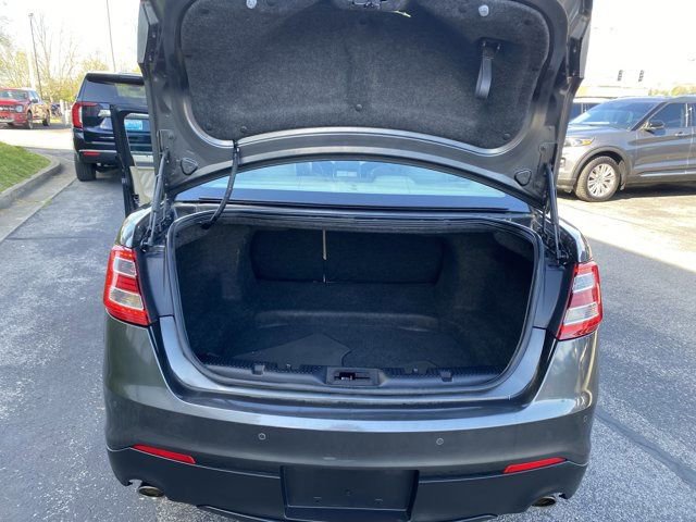 Used 2018 Ford Taurus Limited image 9