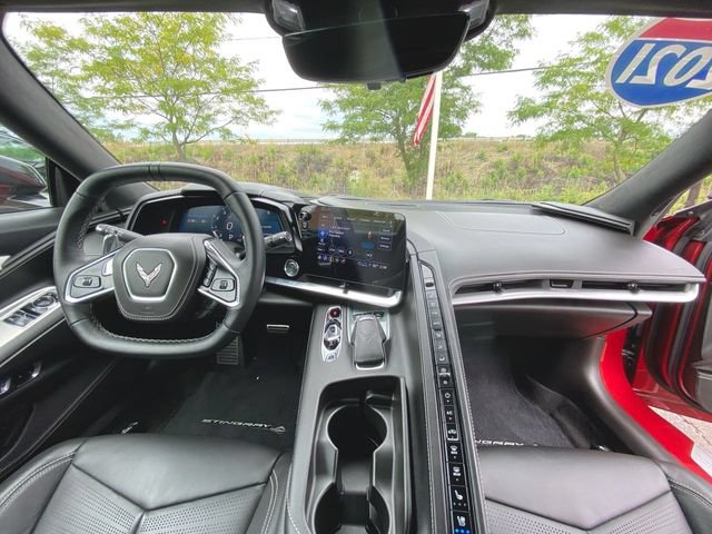 Used 2021 Chevrolet Corvette Stingray Premium Cpe w/ Z51 Performance Package RWD image 19