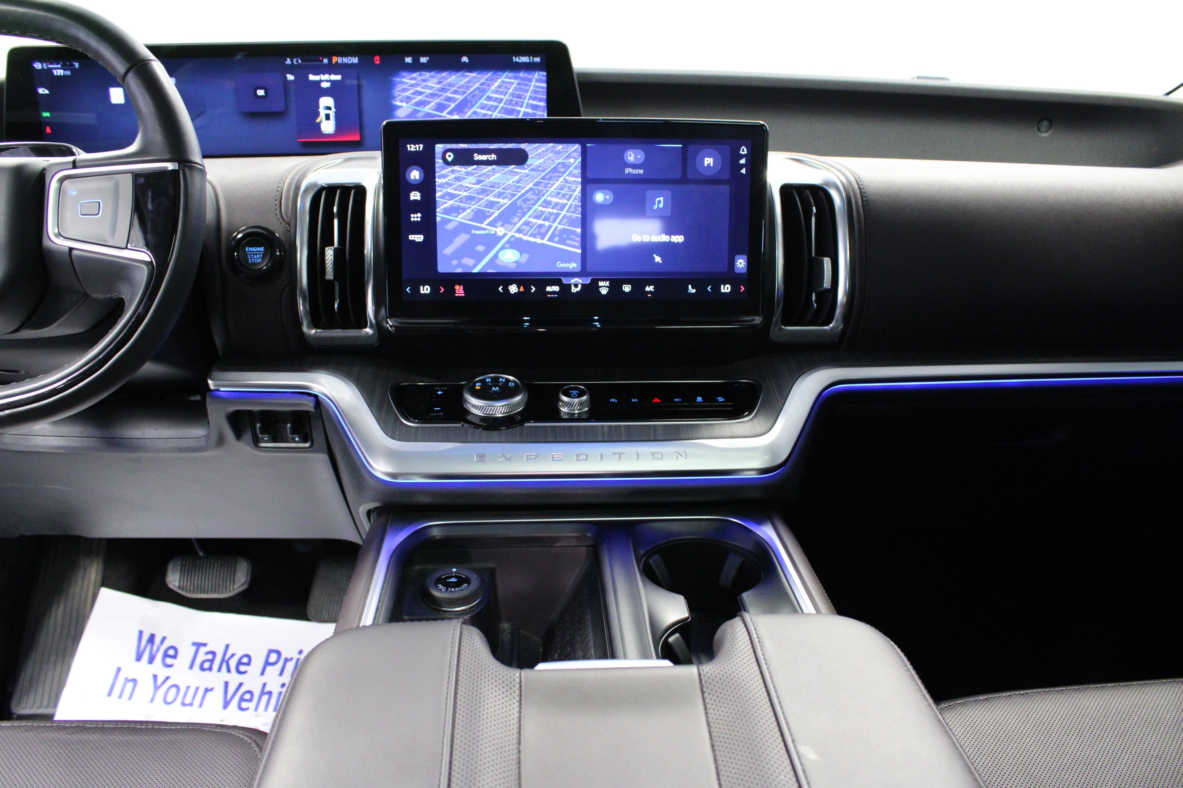 Used 2025 Ford Expedition Platinum w/ Platinum Ultimate Package AWD/4WD image 19