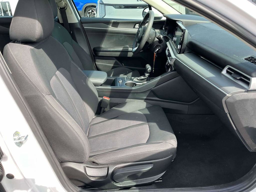 Used 2022 Kia K5 LX image 11