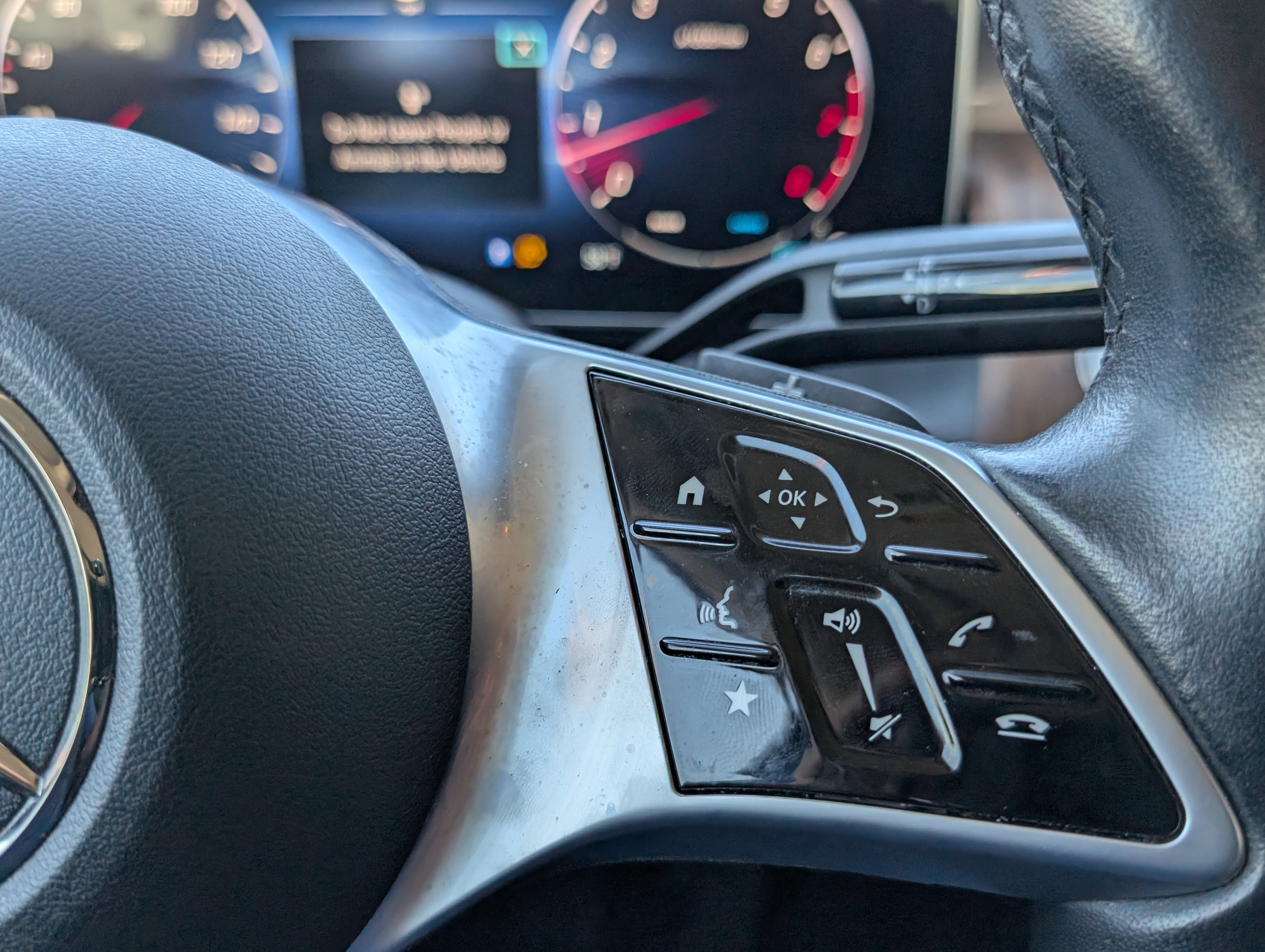 Used 2023 Mercedes-Benz GLC 300 image 24