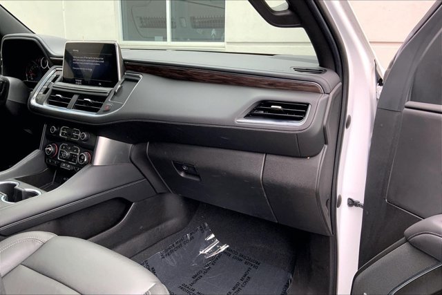 Used 2021 Chevrolet Tahoe Z71 w/ Luxury Package AWD/4WD image 15
