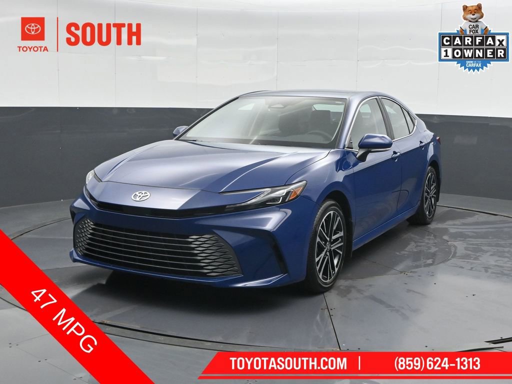 Used 2025 Toyota Camry XLE FWD image 6
