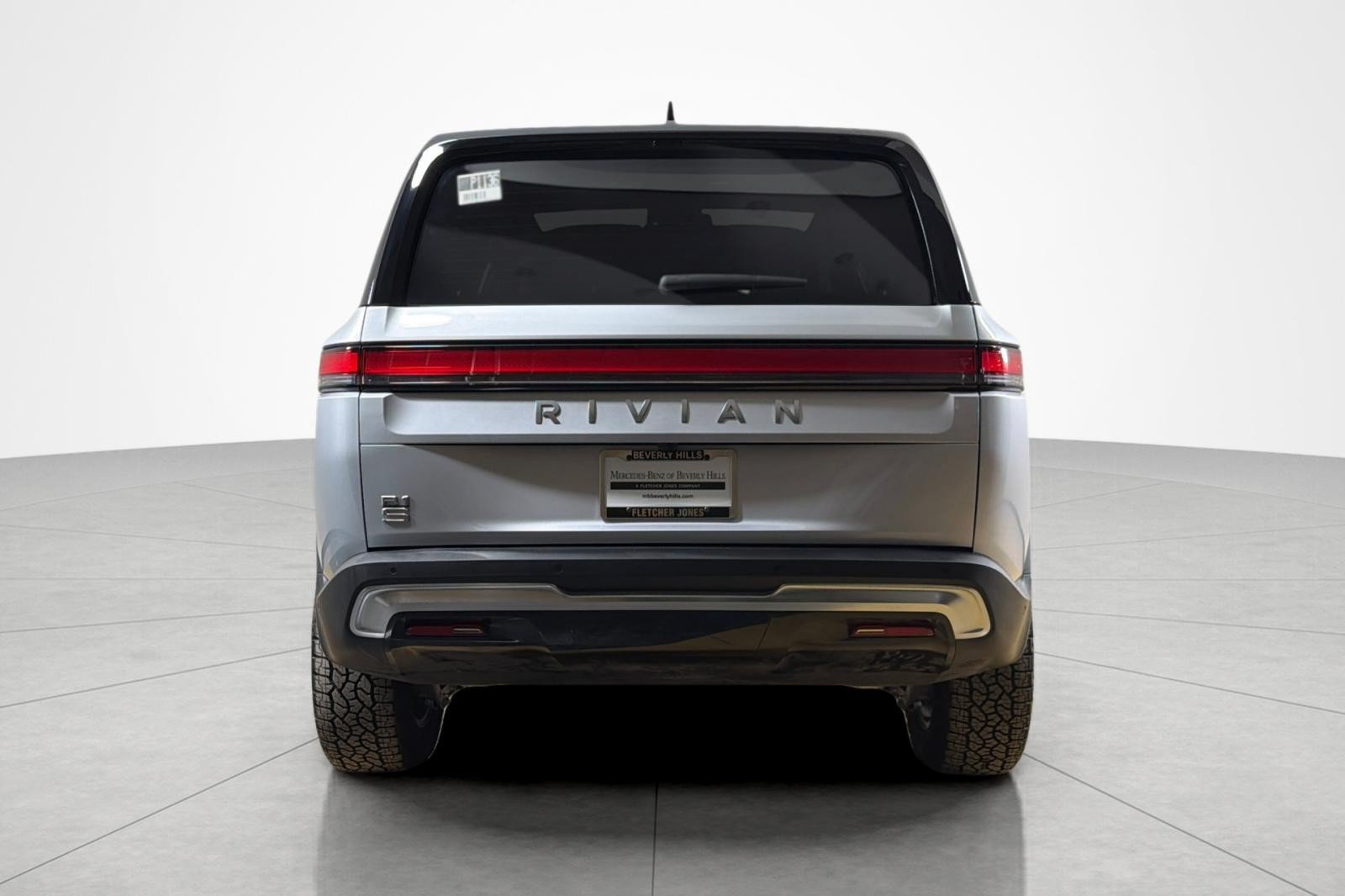 Used 2026 Rivian R1S Adventure Dual AWD/4WD image 4