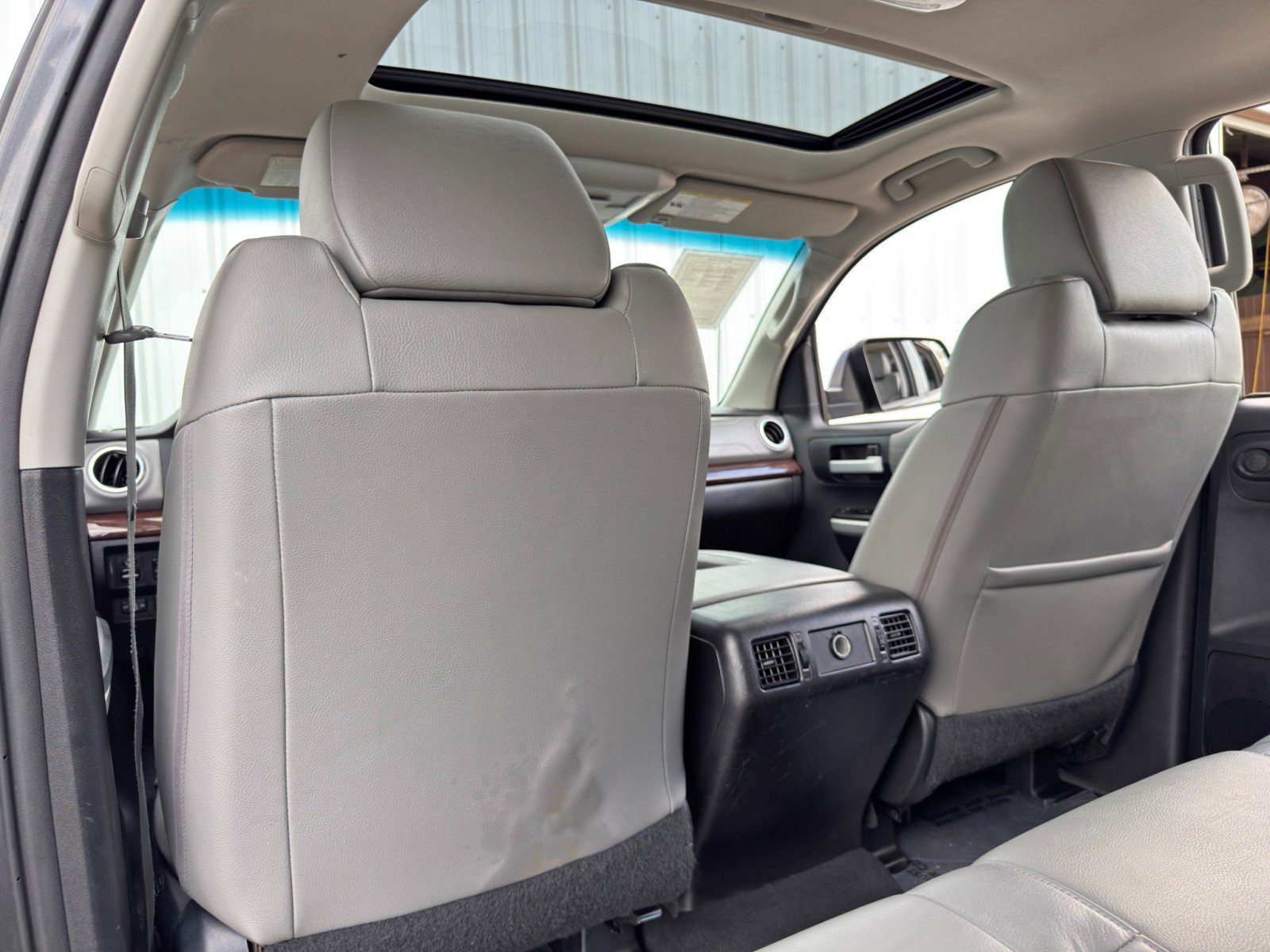 Used 2016 Toyota Tundra Limited w/ Limited Premium Package image 30