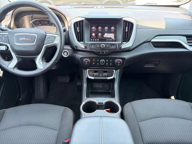 Used 2023 GMC Terrain SLE w/ Driver Convenience Package FWD image 9