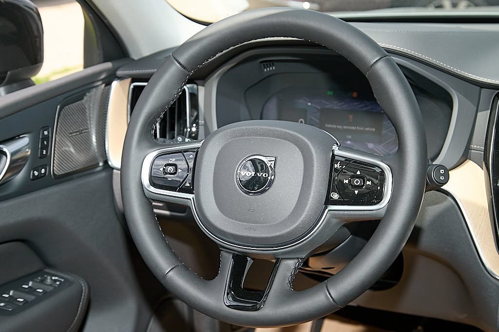 New 2026 Volvo XC60 B5 Ultra w/ Climate Package AWD/4WD image 26