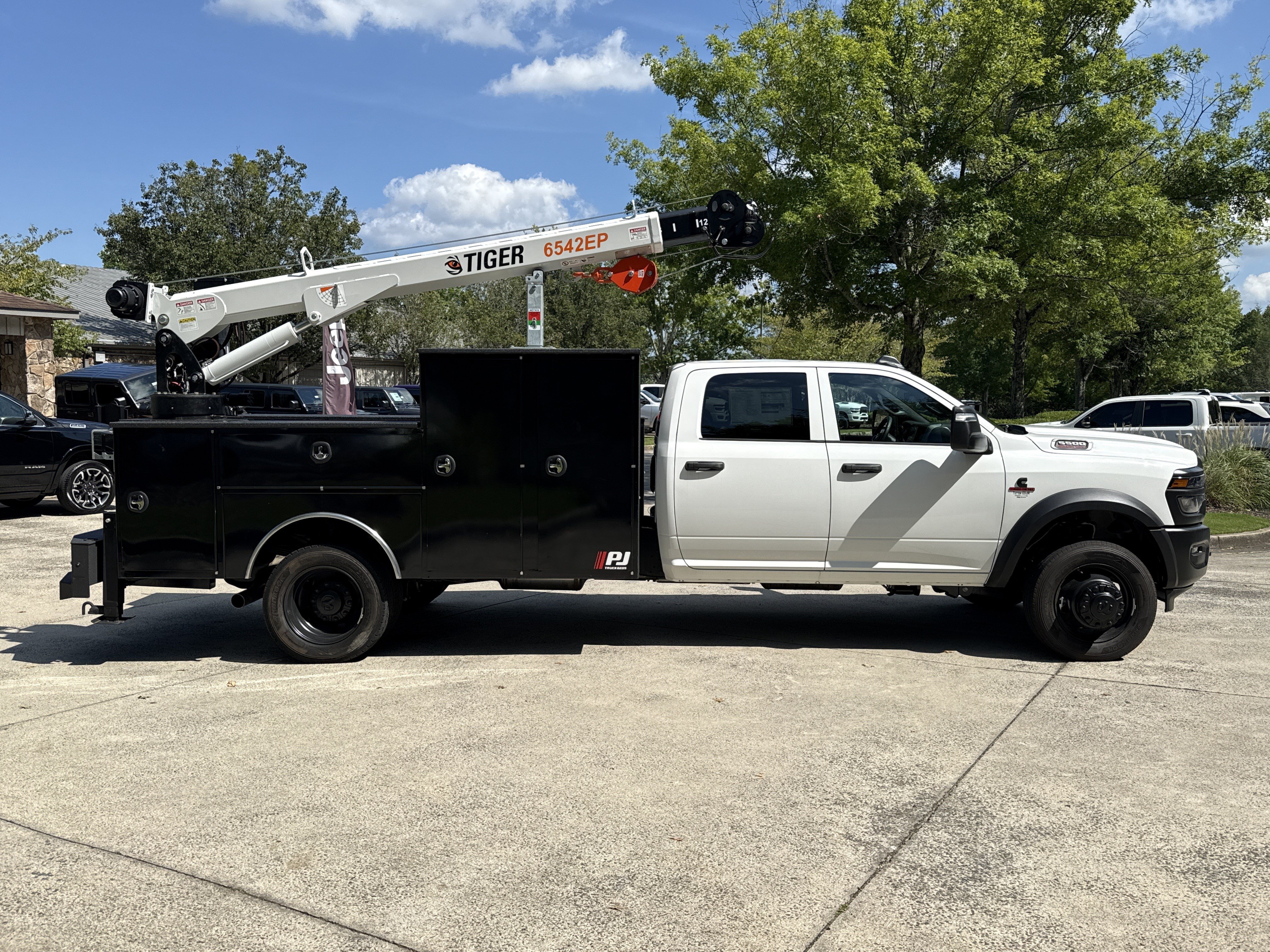 New 2026 RAM 5500 Tradesman AWD/4WD image 8