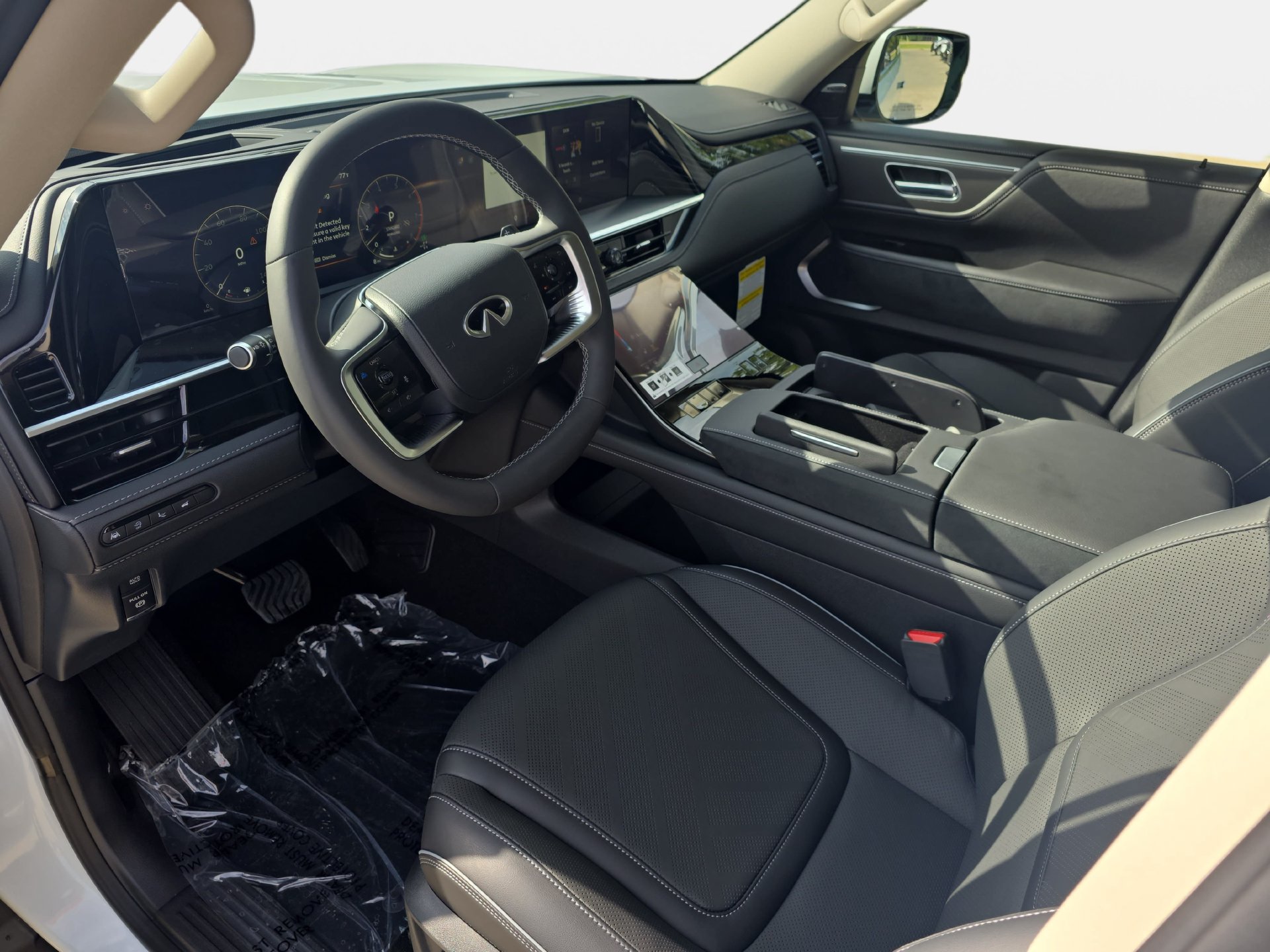 New 2027 INFINITI QX80 Luxe w/ Cargo Package AWD/4WD image 16