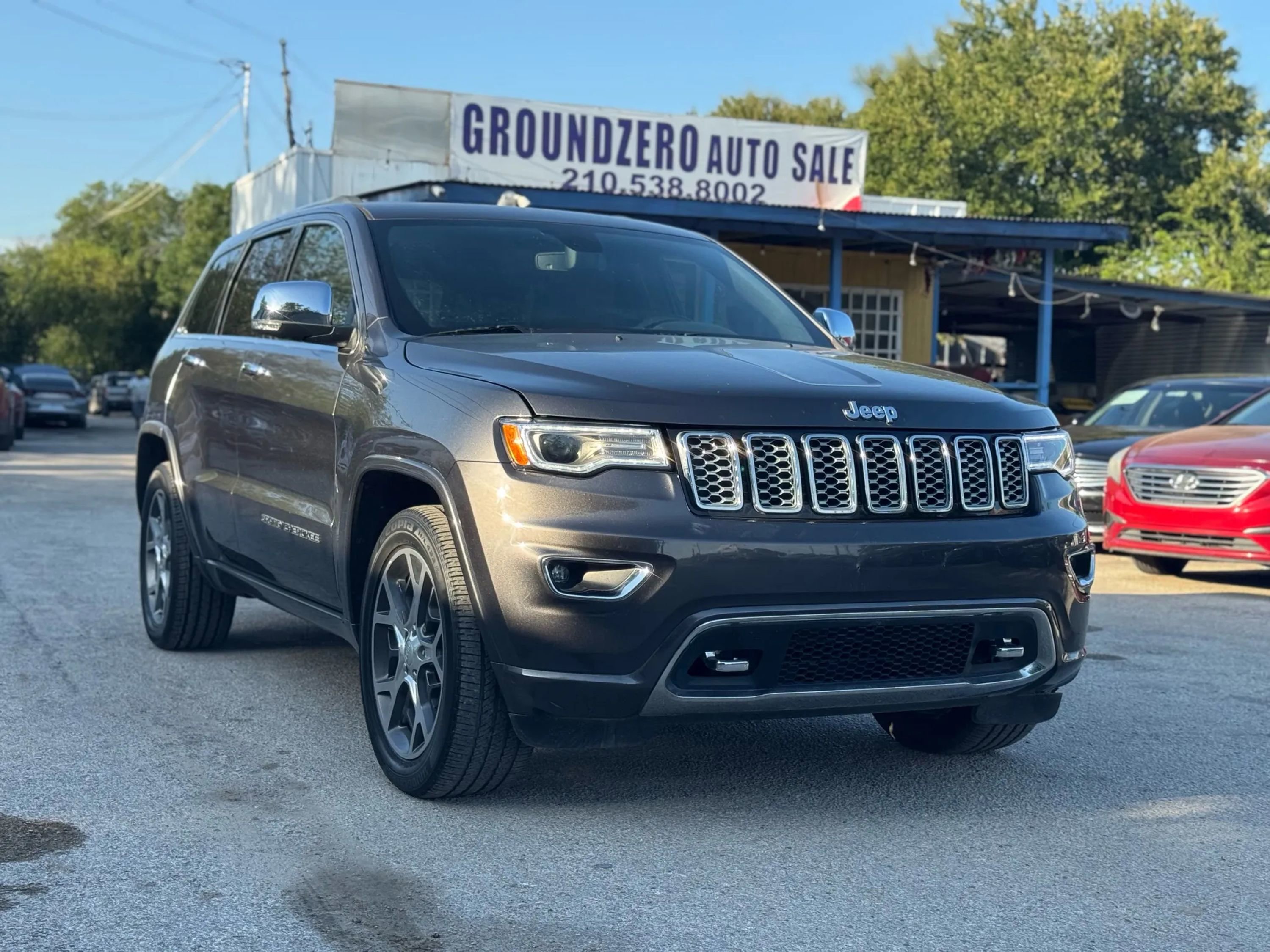 Used 2019 Jeep Grand Cherokee Overland image 1