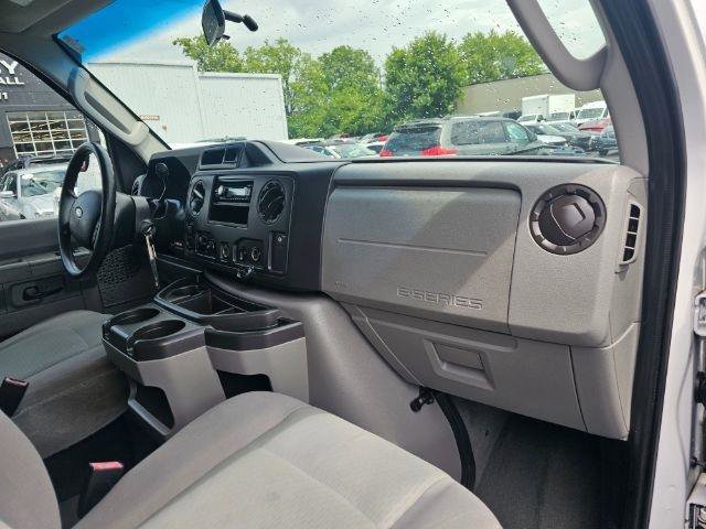 Used 2011 Ford E-350 and Econoline 350 XLT RWD image 8