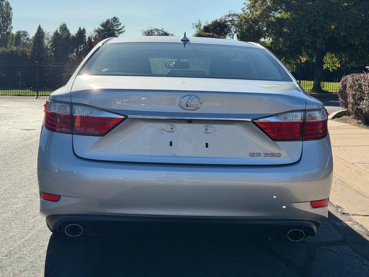 Used 2014 Lexus ES 350 w/ Premium Package FWD image 4