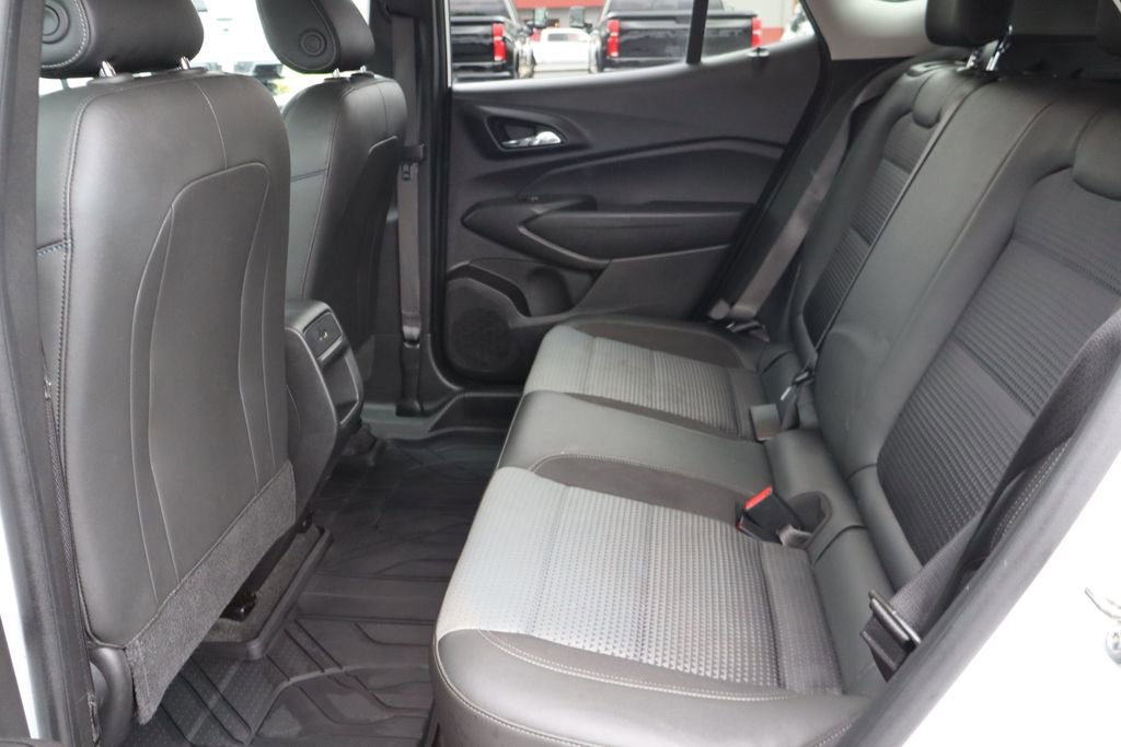 Used 2025 Chevrolet Trax LT w/ Driver Confidence Package FWD image 24