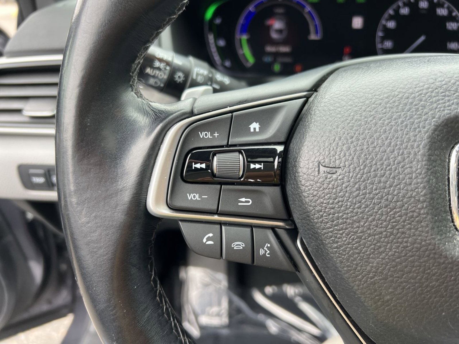 Used 2018 Honda Accord EX-L image 34