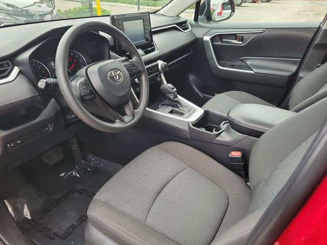 Used 2022 Toyota RAV4 XLE w/ Convenience Package image 11