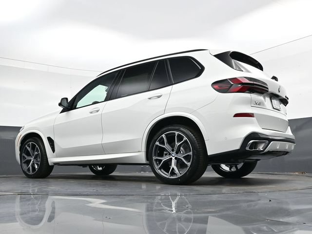 Used 2026 BMW X5 xDrive40i w/ M Sport Package AWD/4WD image 32