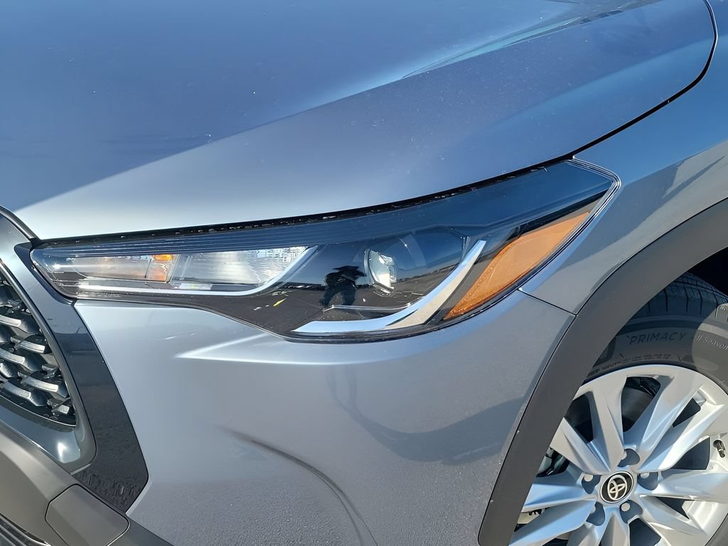 New 2025 Toyota Corolla Cross LE FWD image 39