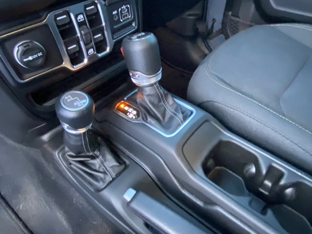 Used 2025 Jeep Wrangler Sport S image 22