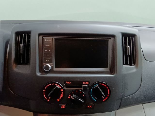 Used 2021 Nissan NV200 SV FWD image 19