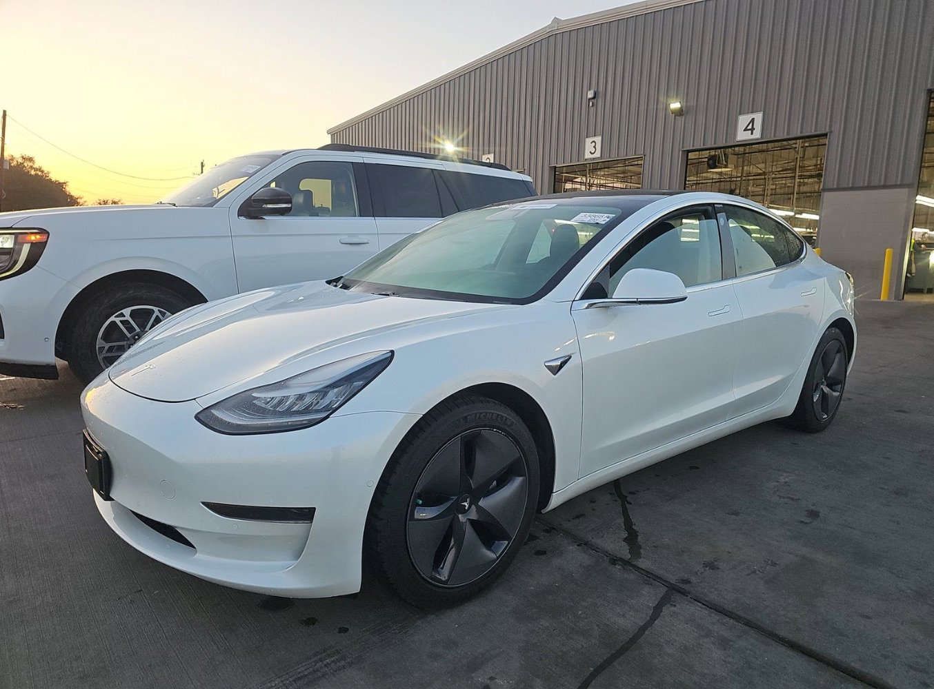 Used 2020 Tesla Model 3 Standard Range RWD image 1