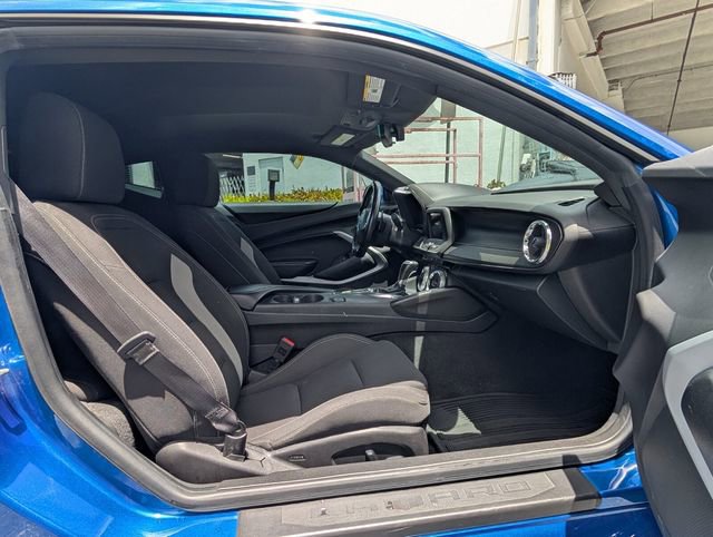Used 2018 Chevrolet Camaro LT RWD image 14