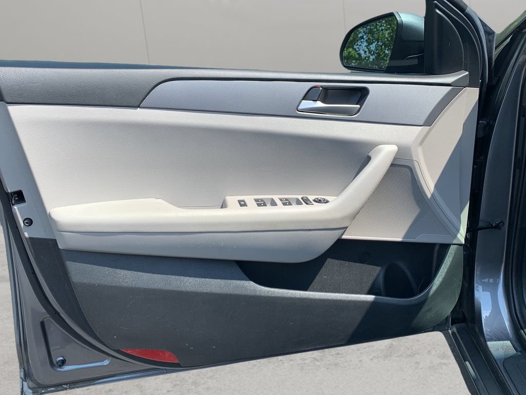 Used 2018 Hyundai Sonata SE FWD image 11
