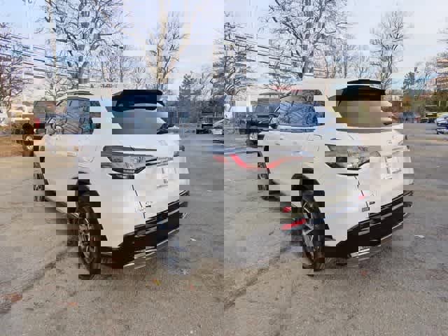 Used 2023 Honda HR-V EX-L image 4