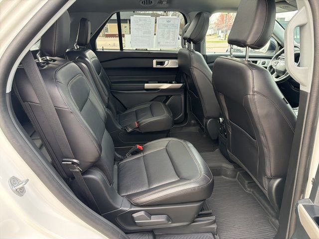 Used 2023 Ford Explorer Limited w/ Limited Technology Package image 9