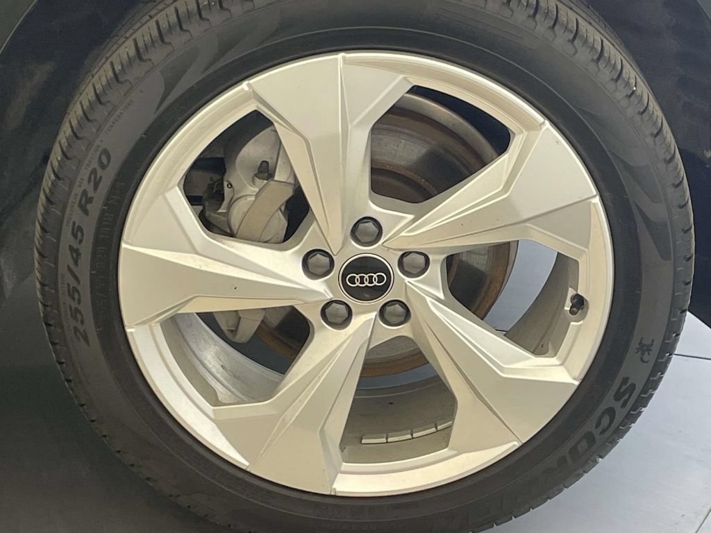 Certified 2025 Audi Q5 2.0T Premium Plus w/ Premium Plus Package AWD/4WD image 14