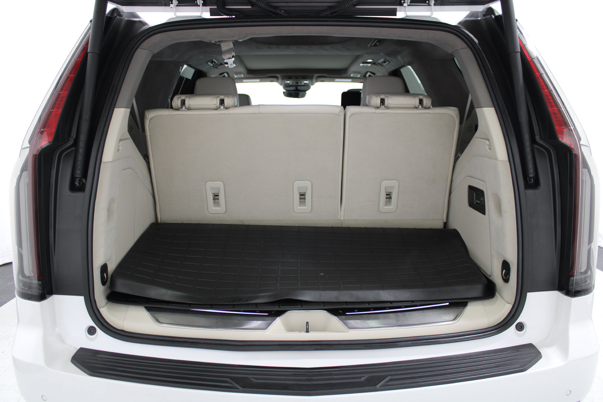 Used 2021 Cadillac Escalade Premium Luxury Platinum AWD/4WD image 21
