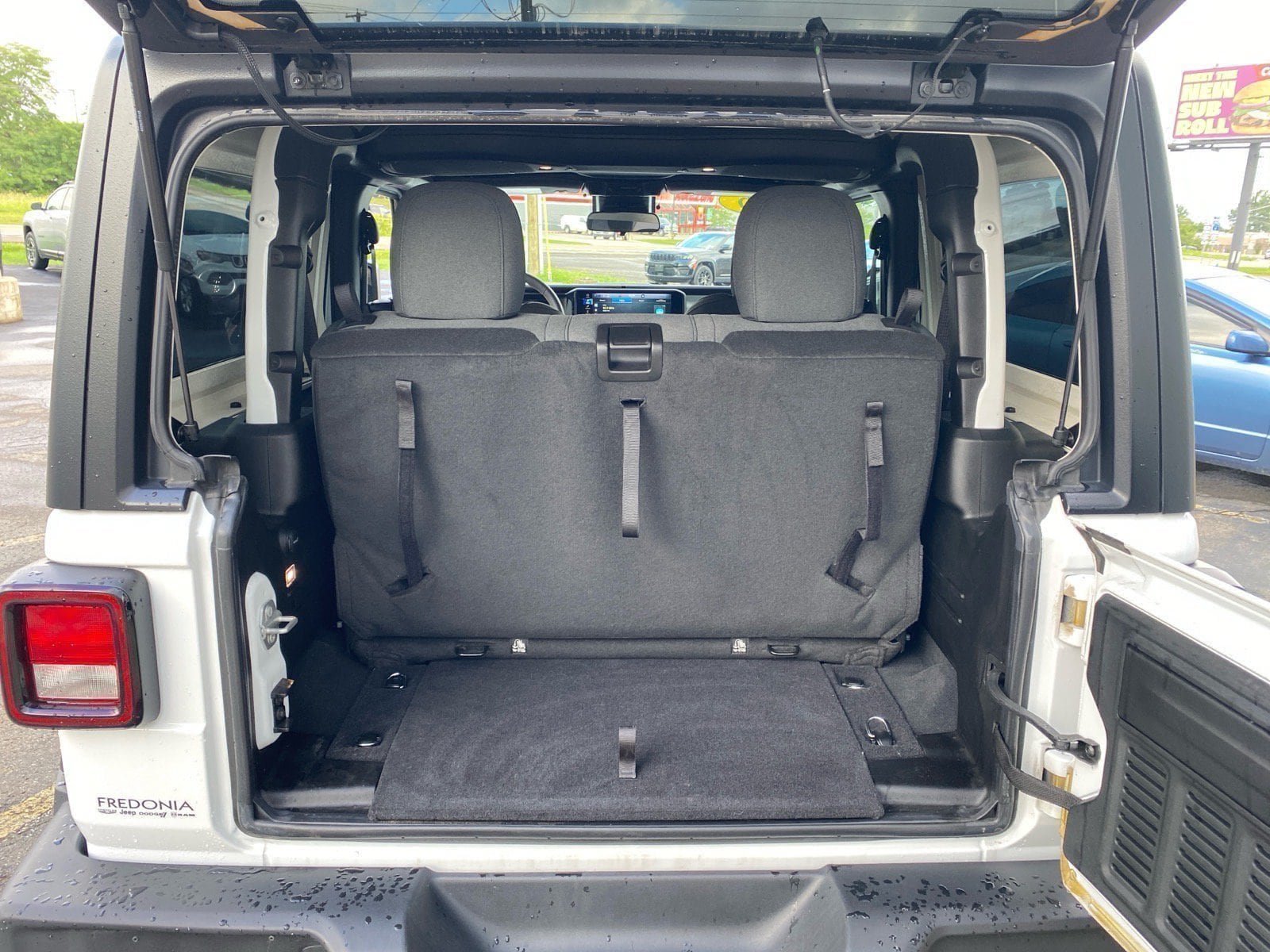 Used 2025 Jeep Wrangler Sport AWD/4WD image 23