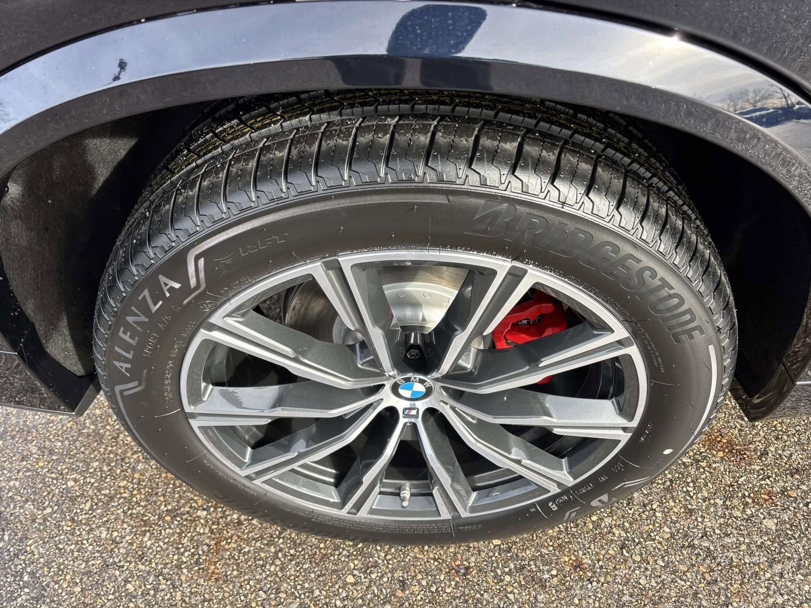 New 2026 BMW X5 xDrive40i w/ M Sport Package AWD/4WD image 10