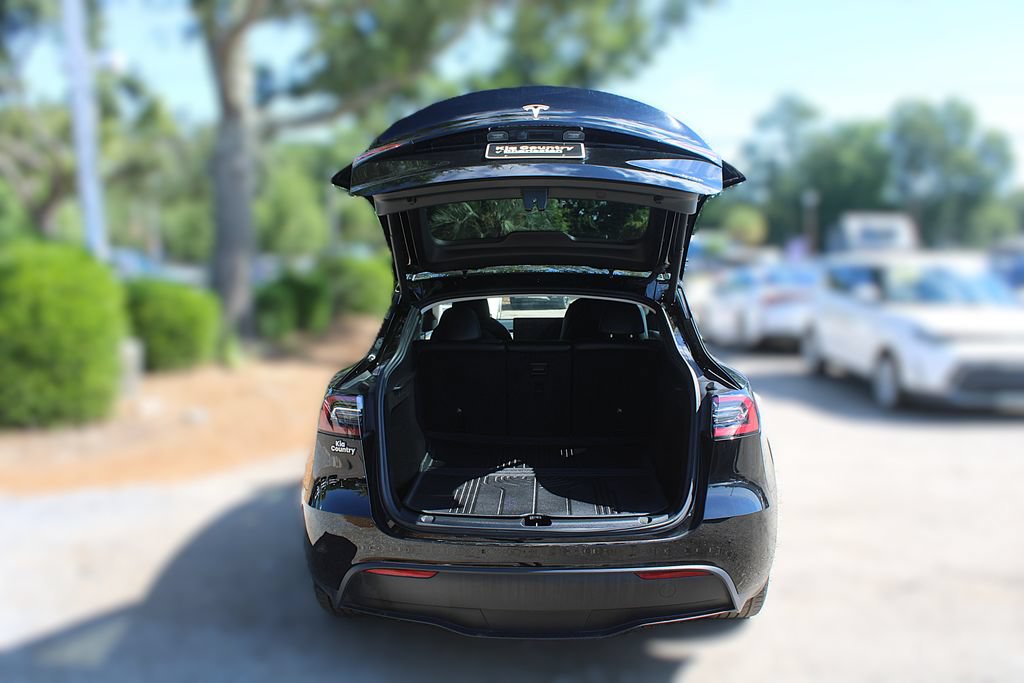 Used 2023 Tesla Model Y Long Range AWD/4WD image 9