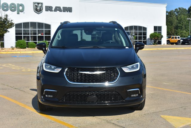 Used 2021 Chrysler Pacifica Touring-L AWD/4WD image 2